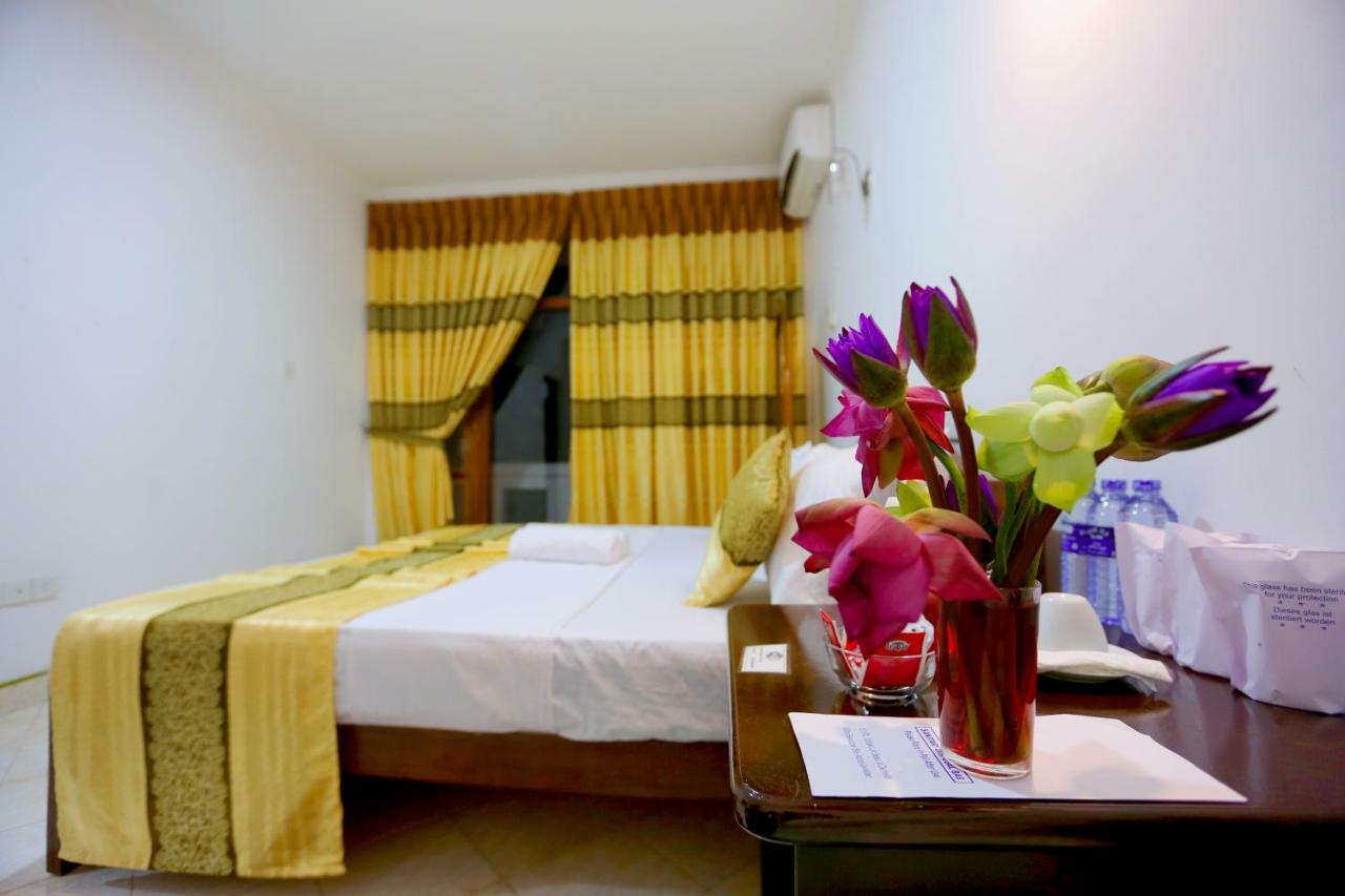 Hotel Mahaweli Spring Sirimalwatta 외부 사진